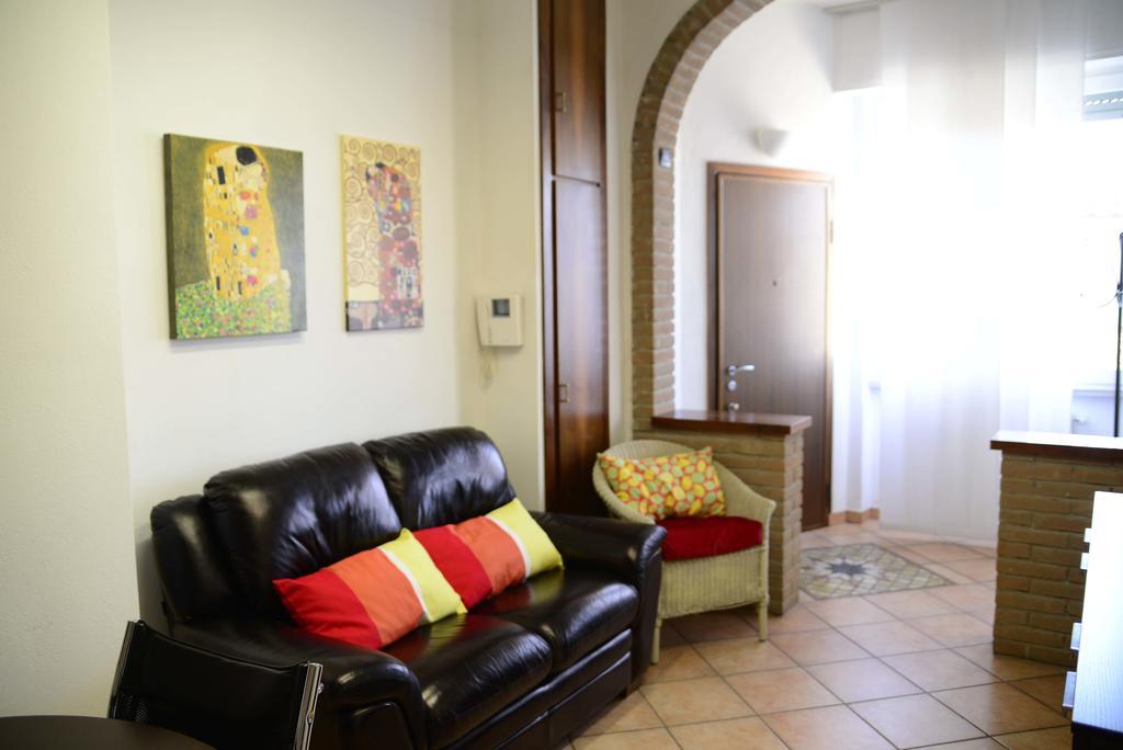 Appartamento Corso Adda 洛迪 外观 照片